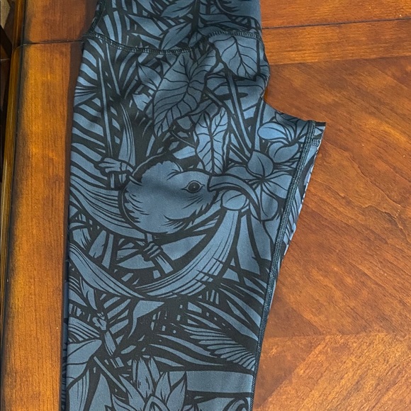 Capri Leggings - Picture 2 of 2